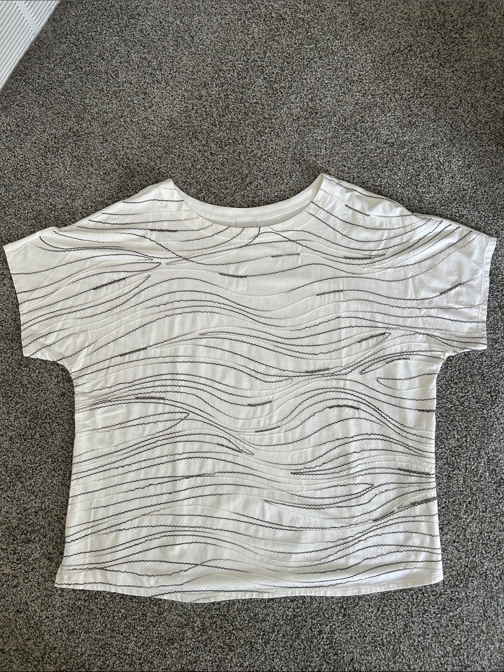 Chico's White Short Sleeve Top with Black Wave Lines